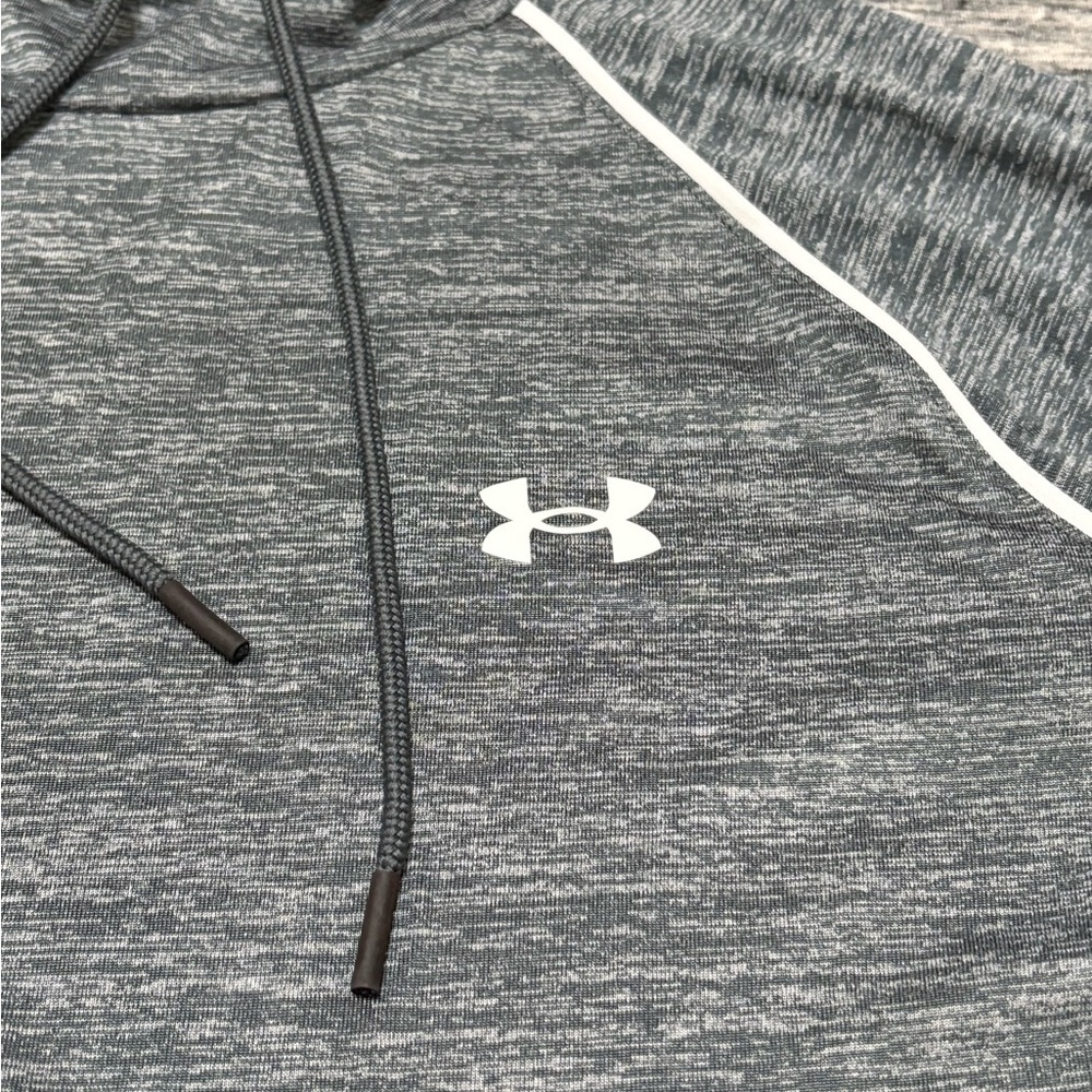 Under Armour Gray Long Sleeve Hooded Lightweight Shirt Ladies Small - Picture 3 of 5
